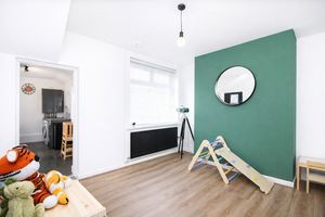 Lounge/Diner- click for photo gallery